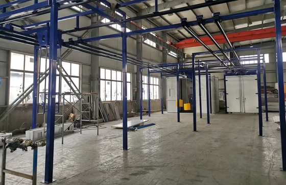Soluzione di rivestimento su misura per prodotti a trasportatore elevato con forme uniche, rivestimento della linea di produzione